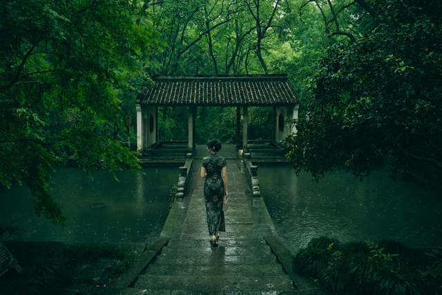 Solo Female Travel in China: 7 Cities to Go Alone