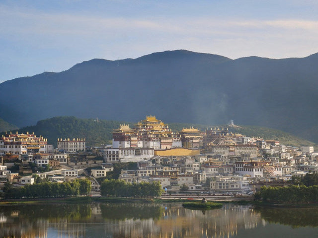 Best Places to Travel in China in November: Autumn's Last, Quietest Act